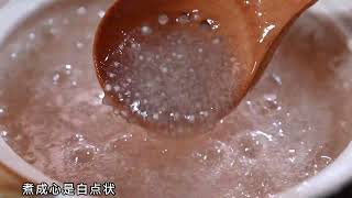 把绿豆冻成冰，这样煮的绿豆～容易出沙，颜色还绿～ 尤其夏天～冰镇下绿豆西米露，大人孩子都喜欢吃#西米露 #绿豆汤 #自制甜品 #芒果西米露