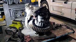 Meritor differential disassembly