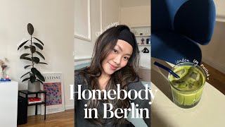 homebody in berlin | spending the whole day in pajamas, corporate girlie sunday reset