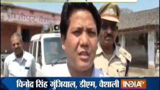 Bihar: Cheating in Front of Home Guard Jawan and Examiner During 10th Board Exams - India TV