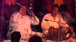 Tumhe Dillagi Bhool Jani Padegi by Nusrat Fateh Ali Khan  ,Very Old Live Rare Video
