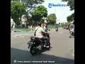 massa aksi ricuh dengan aparat kepolisian pagar pembatas jalan di jalan jati baru rusak