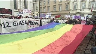 Referendum contro nozze gay: per Croazia matrimonio è solo tra uomo e donna