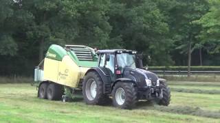 Loonw. Ginneberge - Adegem - Valtra T 173 en Krone Comprima