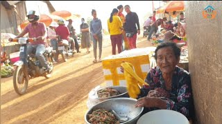 Khmer American donates money to Grandma Lay to sell salted crab at Kampong Dangkor Market/Good food