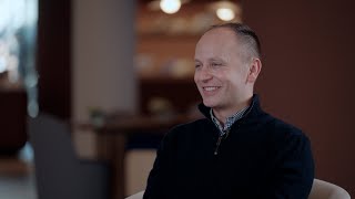 Mark Parsons giving insights about being a professional coach in women‘s football