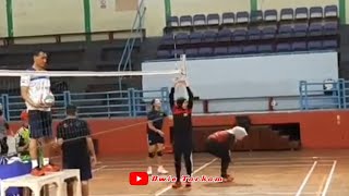 LATIHAN SPIKE DAN BLOCK TIM BOLA VOLI PUTRI PON JABAR, NURLAILI,WILDA, SHELA