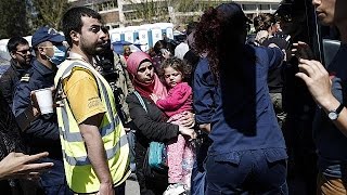 Le renvoi de réfugiés de Grèce vers la Turquie doit débuter lundi