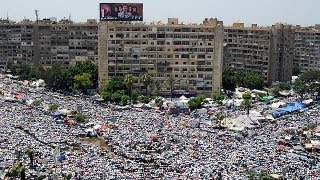 أنصار مرسي يتظاهرون رفضا ل" انقلاب العسكر" ومقتل ثلاثة من مؤيديه