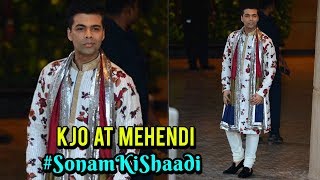 Karan Johar At Sonam Kapoor's Mehendi | Sonam Anand Ahuja Wedding | #sonamkishaadi