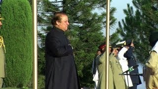 New Pakistan PM is sworn in