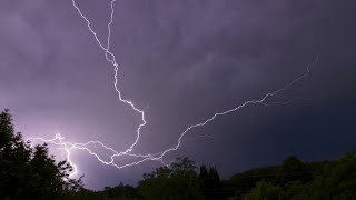 De violents orages frappent la France, une femme tuée à Rouen • FRANCE 24