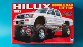 Aoshima 1/24 Toyota Hilux Lift Up Model Kit Unboxing And Review