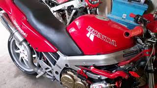 Honda VFR750 rc36 1 Cold start with delkevic exhaust