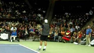 Andy Roddick imitation of Serena- Stuffs his chest/butt \u0026 dances!