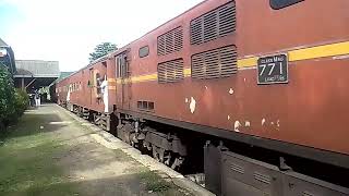 Class M5c 771 locomotive || මහනුවර සිට පොල්ගහවෙල බලා ධාවනය වන මන්දගාමී දුම්රිය 🤓🚂 #mechanicsdiary