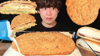 SUB) KOREAN MAMMOTH BREAD WITH MILK MUKBANG ASMR