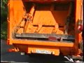 Garbage truck crushing stuff