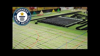 Epic domino show - Guinness World Records - VideoStudio
