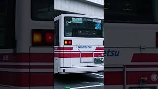 折尾駅 エアポートバスと教習車 西鉄バス