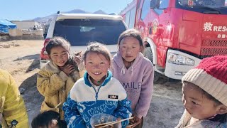 GLOBALink | Volunteers provide food, counseling to quake-affected people in China's Xizang