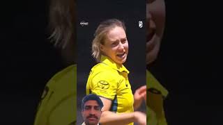 Elyse Pery with a magical yorker in heropening over! #AUSvSA #shorts #cricket