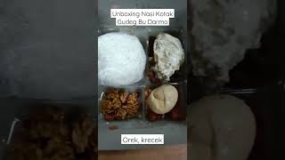 Unboxing Nasi Kotak Gudeg Bu Darmo