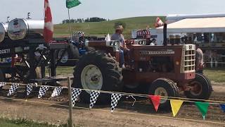 Cockshutt 1950 tractor at tractor-pull