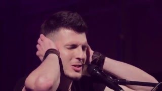 Adam Bubík CZ [acoustic] - Milostí spasený (OFFICIAL LIVE VIDEO)