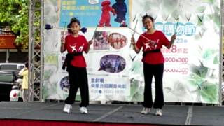 103.4.13新光三越撥拉棒表演-雙人組