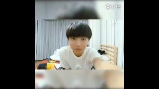 【TFBOYS 王俊凱 Karry Wang】王俊凱秒拍 和添福俊寶ㄧ起鬧猴年