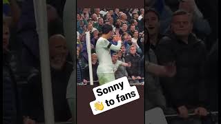 Sonny waves hi to fans 손흥민