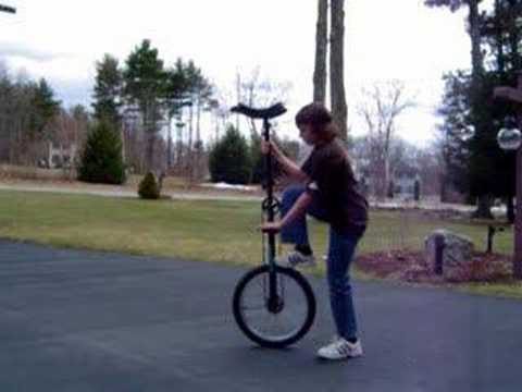How to Mount a 5-Foot Unicycle How to Mount a 5-Foot Unicycle