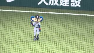 2014.05.31 ドアラ試合前のバク宙からの本の宣伝