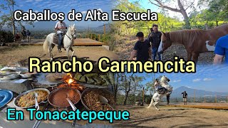 Caballos de Alta Escuela en Rancho Carmencita en Tonacatepeque, El Salvador.