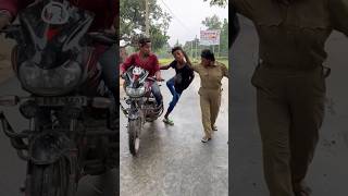 Sharabi Ko Police Kaan Pakar Ke Le Gaya 🙄😂😁 #funny #viral #shorts