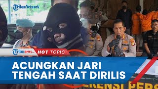 Tak Kapok, Komplotan Begal Malah Acungkan Jari Tengah dan Buat Simbol Metal saat Dirilis Polisi