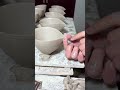陶瓷鷹嘴公道杯出水口全手工製作，師傅技法嫺熟，没有經驗和深厚的功底很難完成