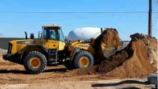 Komatsu WA380 Wheel Loader: Full Buckets