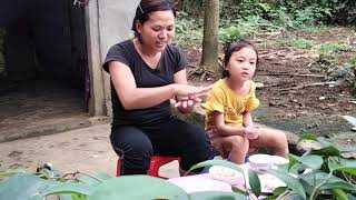 今天越南春姐做汤圆和炸饼给孩子吃，又香又甜，太好吃了. Tết Hàn thực làm bánh trôi cho bọn trẻ ăn.