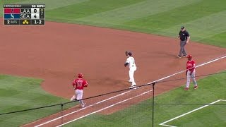 LAA@SEA: Hernandez leaves the bases full in the 7th