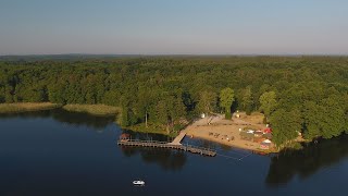 Mysia Wyspa w Szczecinku z lotu ptaka. Plaża i kąpielisko