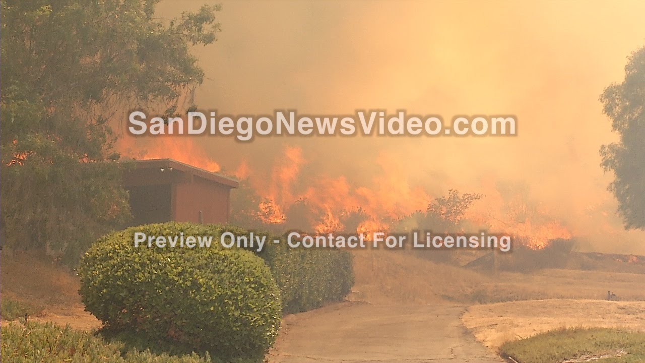 Fast-Moving Brush Fire Threatens Homes (INSIDE FOOTAGE), Lakeside - YouTube