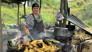 ATOL DE ELOTE 🌽 COMO EN EL CAMPO 🇸🇻 * así se gana la vida el las calles de El Salvador*