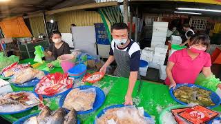 亂玩帥城武開始隨便亂拼 高雄興達港觀光魚市興達港王中皇海鮮叫賣