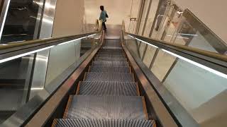 京都 洛北阪急スクエア 2F‐1F | Rakuhoku HANKYU SQUARE, Escalator Kyoto Japan