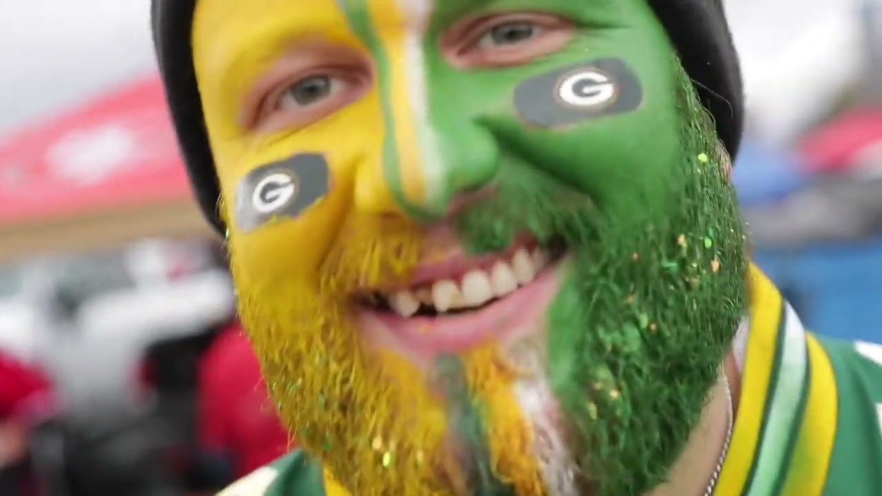 Packers Fans Tailgate Outside Of Levi's Stadium Before NFC Playoff Game ...