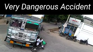 LIVE ACCIDENT VIDEOS | TRUCK AND  BIKE Accident | bike wale Ki laparwahi | unseen road accident