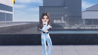 Easy by lesserafim in roblox