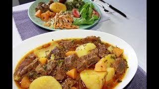 Carne de músculo na panela de pressão com batata e cenoura muito saborosa